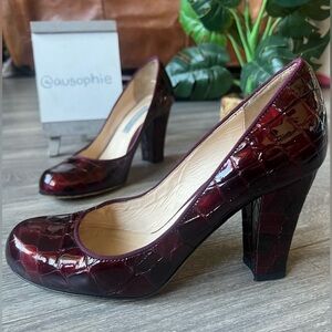 Anne Klein real patent leather crocodile pattern pump. Made in Italy. Size 7